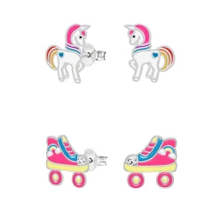 Set van zilveren oorstekers, eenhoorn met regenboog manen en rolschaats met regenboog