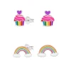 Set van zilveren oorstekers, kleurige cupcake met paars hartje en regenboog met wolkjes