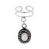 Zilveren ear cuff met hanger, bewerkte ovaal met maansteen