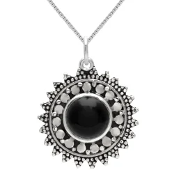 Zilveren ketting met hanger, zon met onyx steen en rijk bewerkte rand