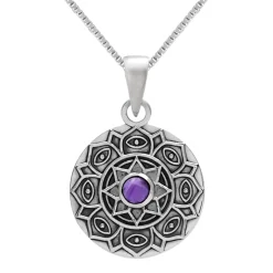 Zilveren ketting met hanger, bewerkte cirkel met amethist steen en patroon