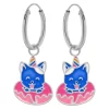 Zilveren oorbellen met hanger, blauwe kat in donut