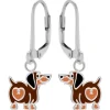 Zilveren oorhangers, bruine teckel