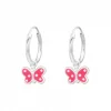 Zilveren oorringen met hanger, roze vlinder