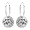 Zilveren oorringen met hanger, cirkel met lotus bloem
