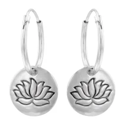 Zilveren oorringen met hanger, cirkel met lotus bloem