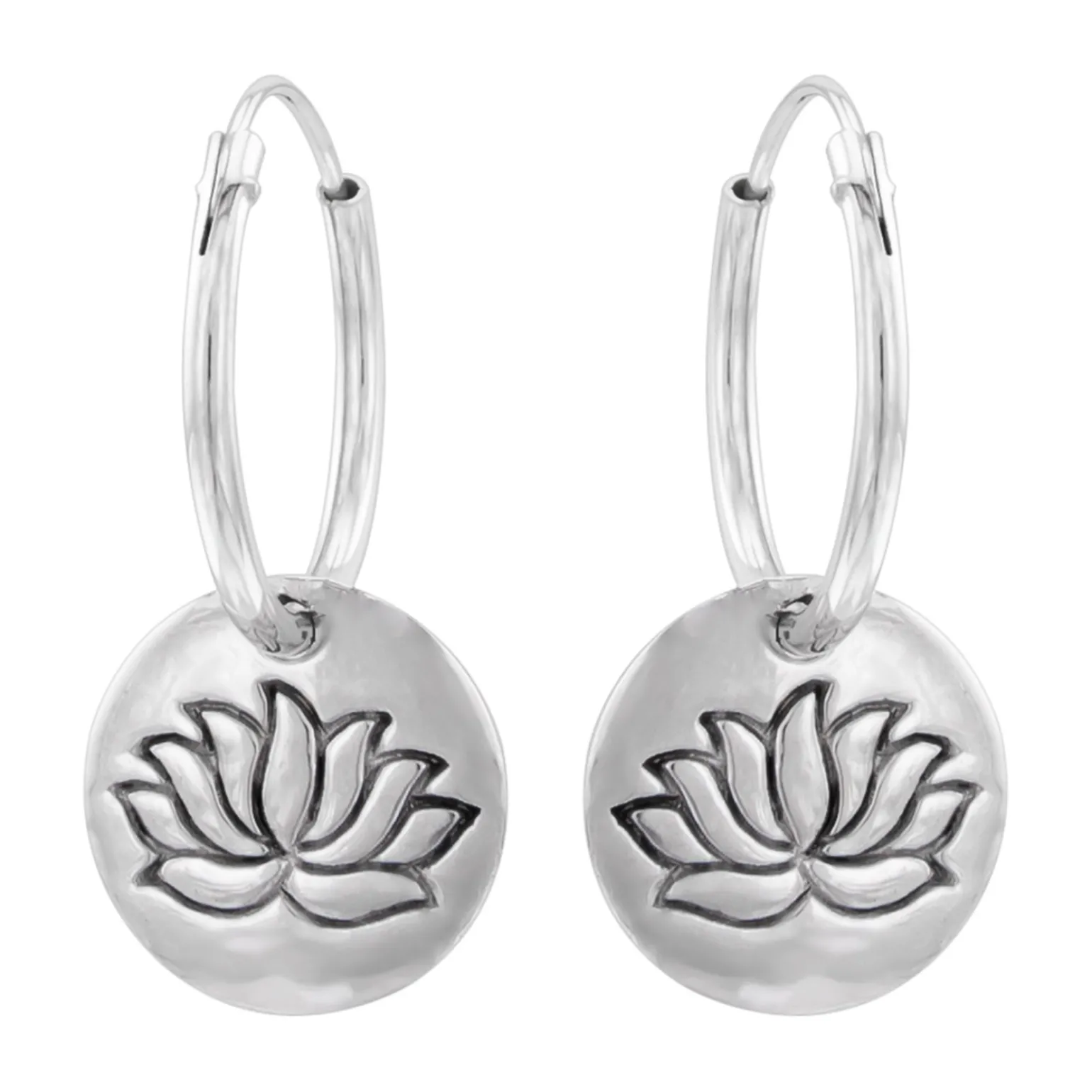 Zilveren oorringen met hanger, cirkel met lotus bloem