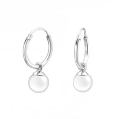 Zilveren oorringen met hanger, parel