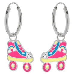 Zilveren oorringen met hanger, gekleurde rolschaats met regenboog en glitters