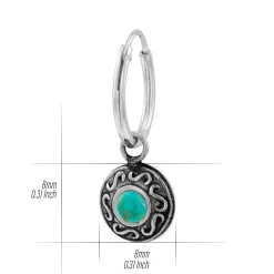 Zilveren oorringen met hanger, bewerkte cirkel met turquoise steen