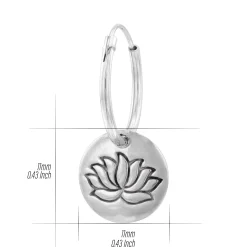 Zilveren oorringen met hanger, cirkel met lotus bloem